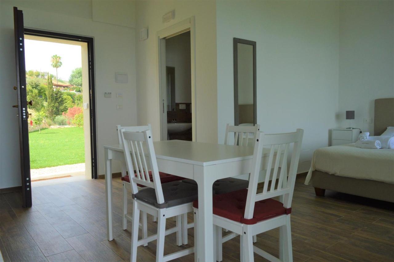 Casale Adriatico B&B Pineto Luaran gambar